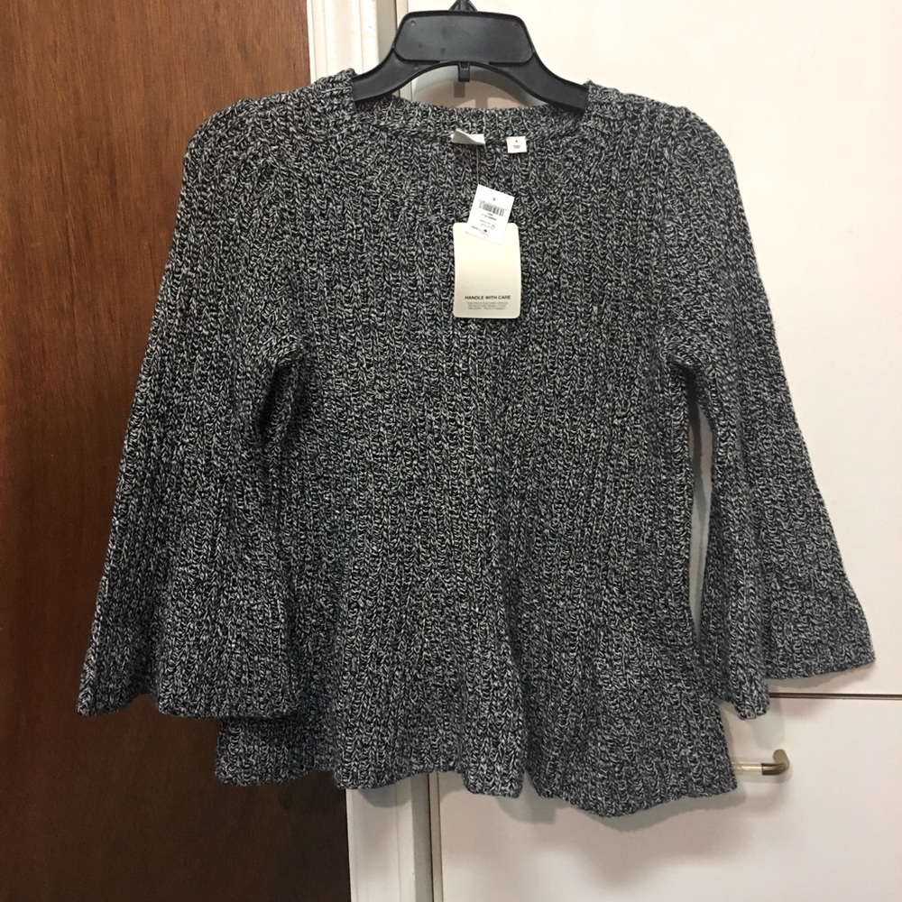 NWT!! Gap knitted sweater with Peplum detail